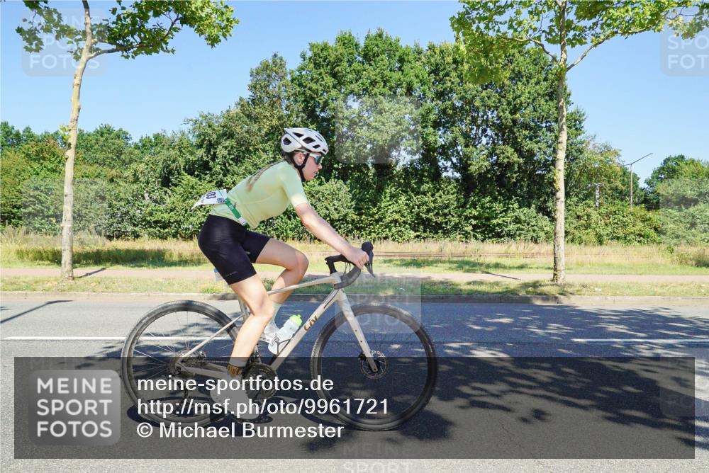 09.08.2026 - GEWOBA Citytriathlon Bremen Michael Burmester http://msf.ph/oto/9961721 09.08.2026 13:32:14 Radfahren 993, 1103, 1141 meine-sportfotos.de