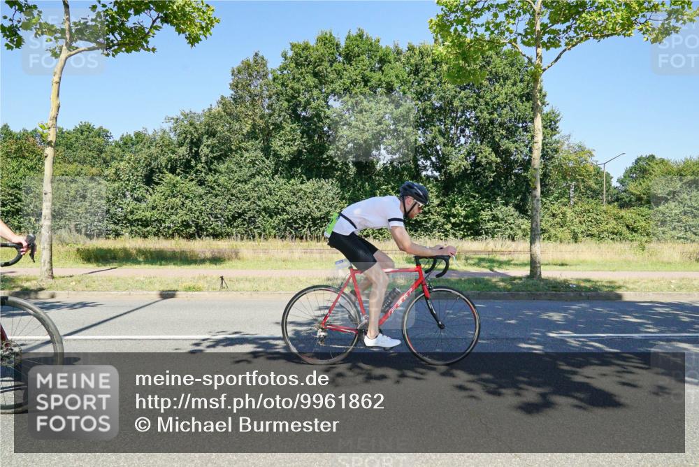 09.08.2026 - GEWOBA Citytriathlon Bremen Michael Burmester http://msf.ph/oto/9961862 09.08.2026 14:11:13 Radfahren 11, 13, 26, 33, 41, 67, 68, 79, 84, 85, 109, 113, 129, 139, 144, 150 meine-sportfotos.de