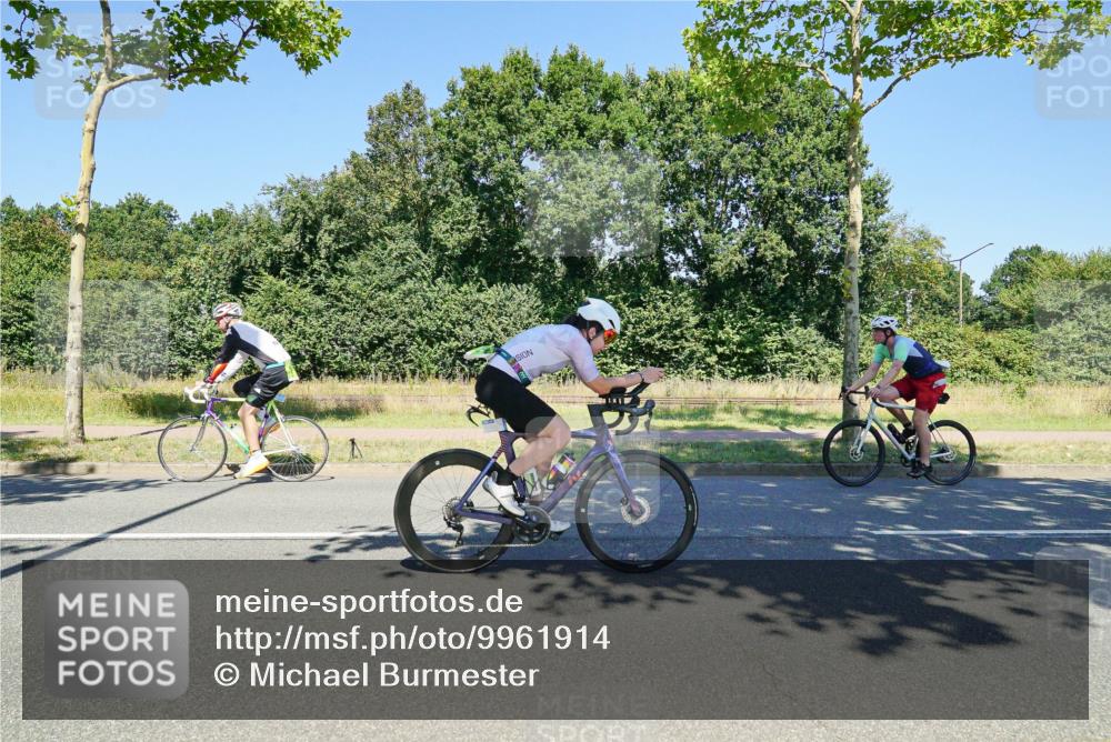 09.08.2026 - GEWOBA Citytriathlon Bremen Michael Burmester http://msf.ph/oto/9961914 09.08.2026 14:12:49 Radfahren 21, 22, 24, 134, 148, 159, 294 meine-sportfotos.de