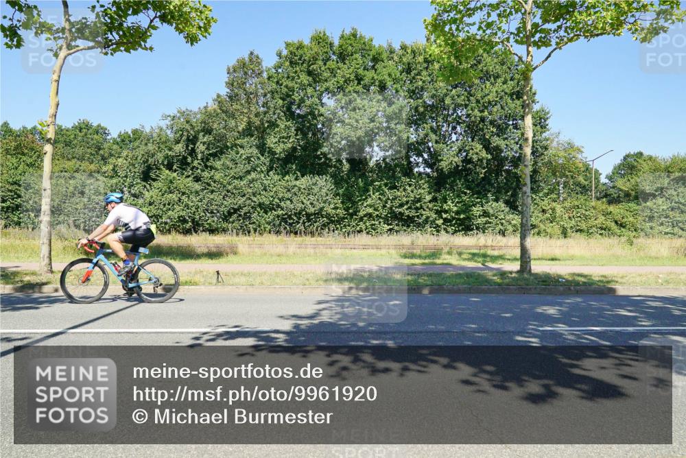 09.08.2026 - GEWOBA Citytriathlon Bremen Michael Burmester http://msf.ph/oto/9961920 09.08.2026 14:13:00 Radfahren 2, 21, 24, 38, 82, 83, 148, 279, 294 meine-sportfotos.de