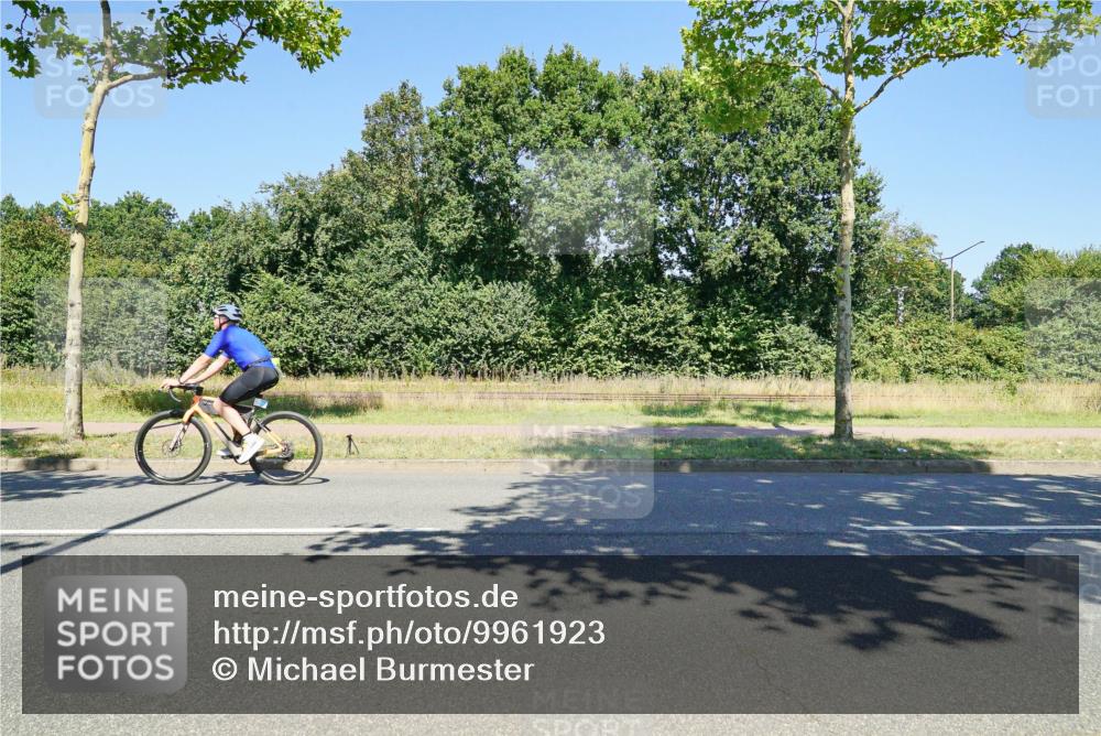 09.08.2026 - GEWOBA Citytriathlon Bremen Michael Burmester http://msf.ph/oto/9961923 09.08.2026 14:13:07 Radfahren 2, 21, 24, 38, 54, 82, 83, 279, 304 meine-sportfotos.de