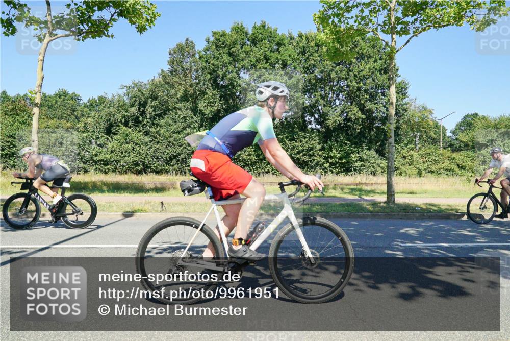 09.08.2026 - GEWOBA Citytriathlon Bremen Michael Burmester http://msf.ph/oto/9961951 09.08.2026 14:13:49 Radfahren 12, 17, 47, 95, 98, 115, 126, 130, 152, 179, 180, 346 meine-sportfotos.de