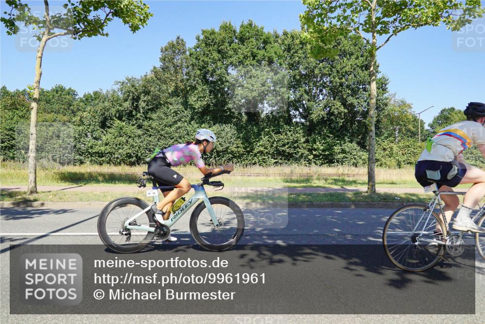 09.08.2026 - GEWOBA Citytriathlon Bremen Michael Burmester http://msf.ph/oto/9961961 09.08.2026 14:14:14 Radfahren 6, 69, 90, 146, 186, 295 meine-sportfotos.de