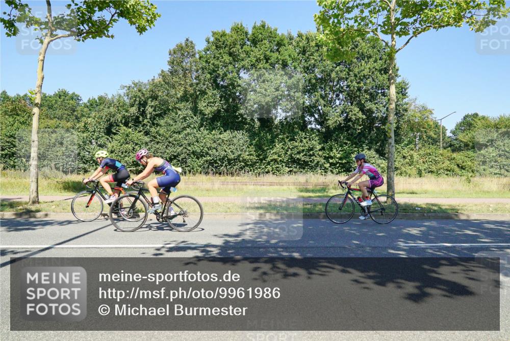 09.08.2026 - GEWOBA Citytriathlon Bremen Michael Burmester http://msf.ph/oto/9961986 09.08.2026 14:15:02 Radfahren 3, 64, 66, 374 meine-sportfotos.de