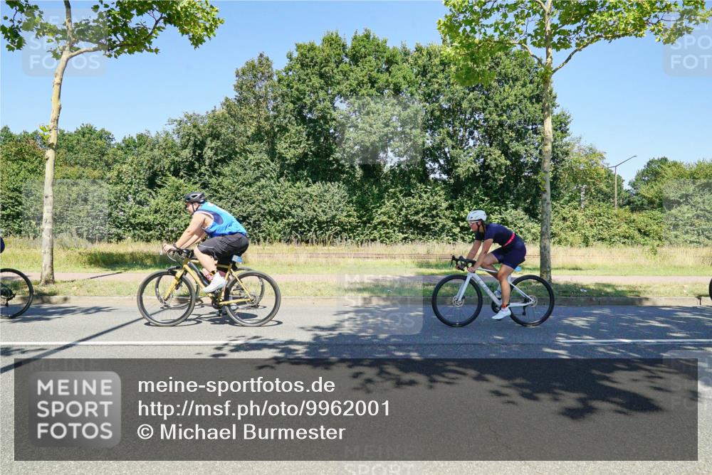 09.08.2026 - GEWOBA Citytriathlon Bremen Michael Burmester http://msf.ph/oto/9962001 09.08.2026 14:15:34 Radfahren 7, 10, 80, 122, 218, 257, 260, 263, 285, 302, 349, 354, 433 meine-sportfotos.de