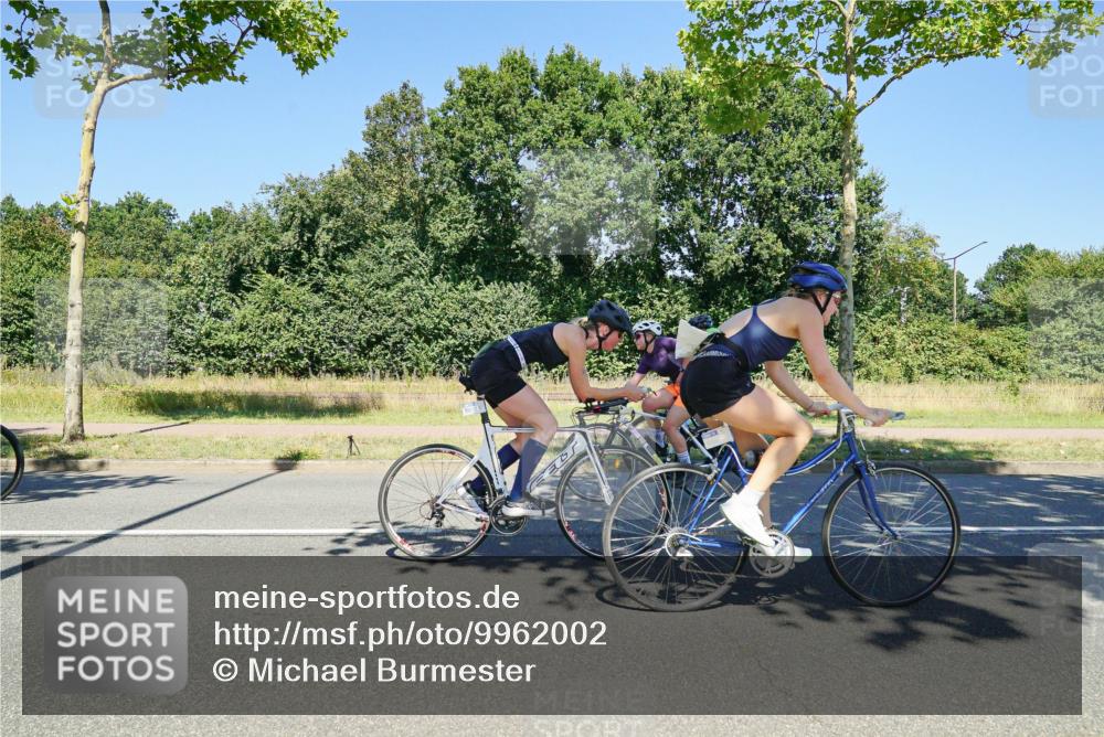 09.08.2026 - GEWOBA Citytriathlon Bremen Michael Burmester http://msf.ph/oto/9962002 09.08.2026 14:15:35 Radfahren 7, 10, 80, 122, 218, 257, 260, 263, 285, 302, 349, 354, 433 meine-sportfotos.de