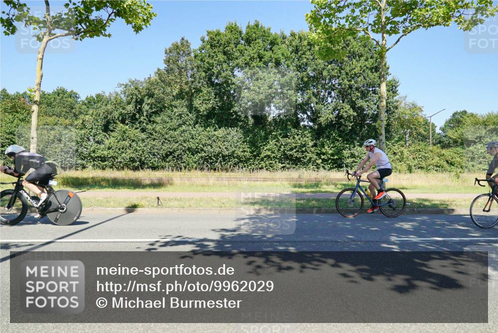 09.08.2026 - GEWOBA Citytriathlon Bremen Michael Burmester http://msf.ph/oto/9962029 09.08.2026 14:16:19 Radfahren 20, 39, 58, 217, 220, 271, 284, 345, 351 meine-sportfotos.de