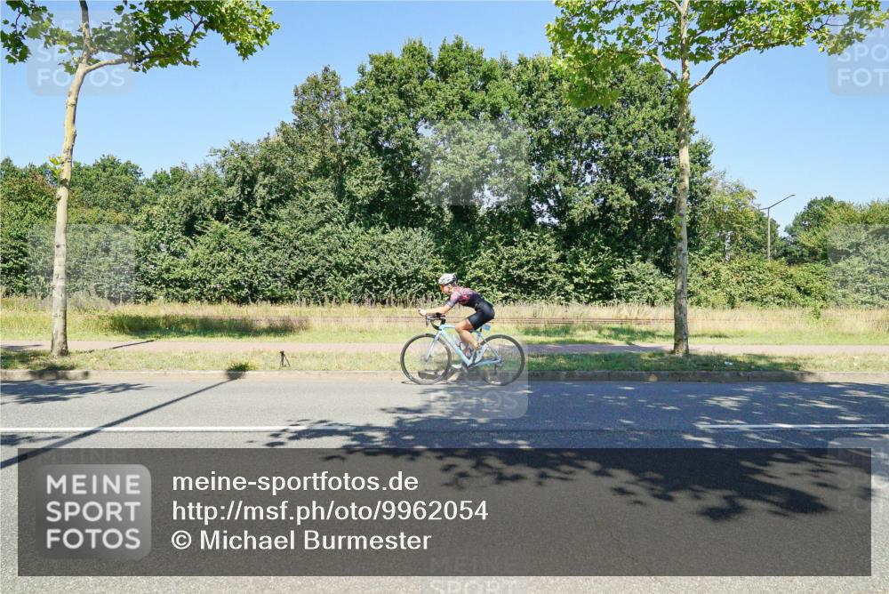 09.08.2026 - GEWOBA Citytriathlon Bremen Michael Burmester http://msf.ph/oto/9962054 09.08.2026 14:16:51 Radfahren 192, 236, 286, 334, 339 meine-sportfotos.de