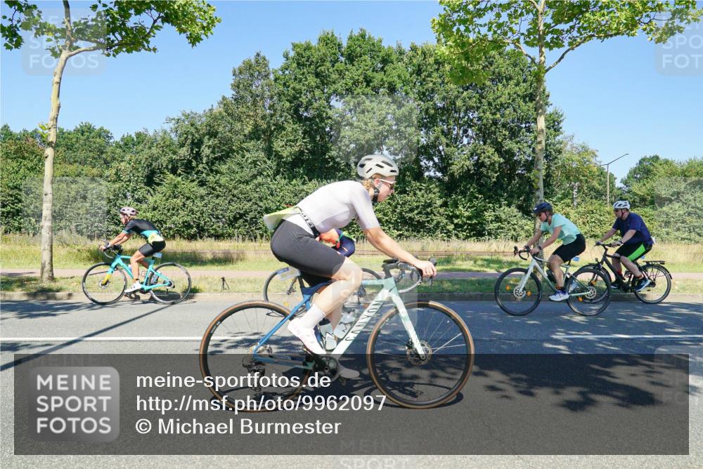 09.08.2026 - GEWOBA Citytriathlon Bremen Michael Burmester http://msf.ph/oto/9962097 09.08.2026 14:17:49 Radfahren 65, 190, 205, 229, 235, 256, 269, 290, 292, 293, 305, 316, 320, 336, 378, 429, 457, 470, 485 meine-sportfotos.de