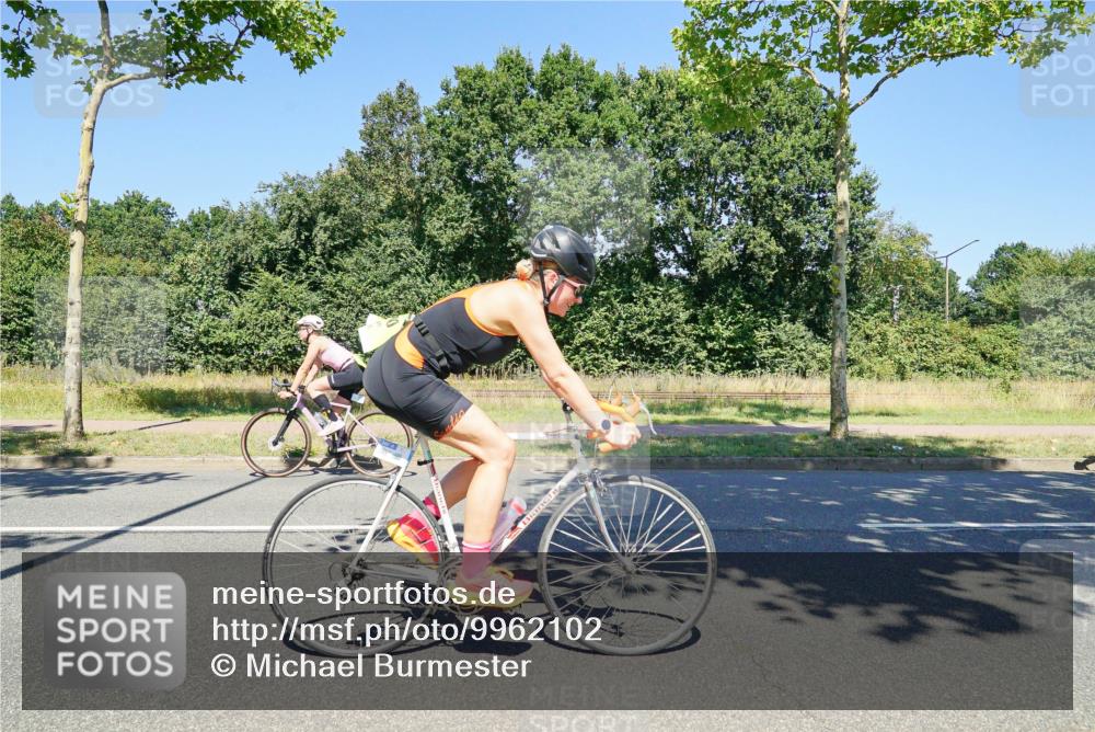 09.08.2026 - GEWOBA Citytriathlon Bremen Michael Burmester http://msf.ph/oto/9962102 09.08.2026 14:17:54 Radfahren 65, 190, 205, 229, 235, 256, 269, 290, 292, 293, 305, 316, 320, 336, 362, 364, 371, 378, 457, 470, 485 meine-sportfotos.de