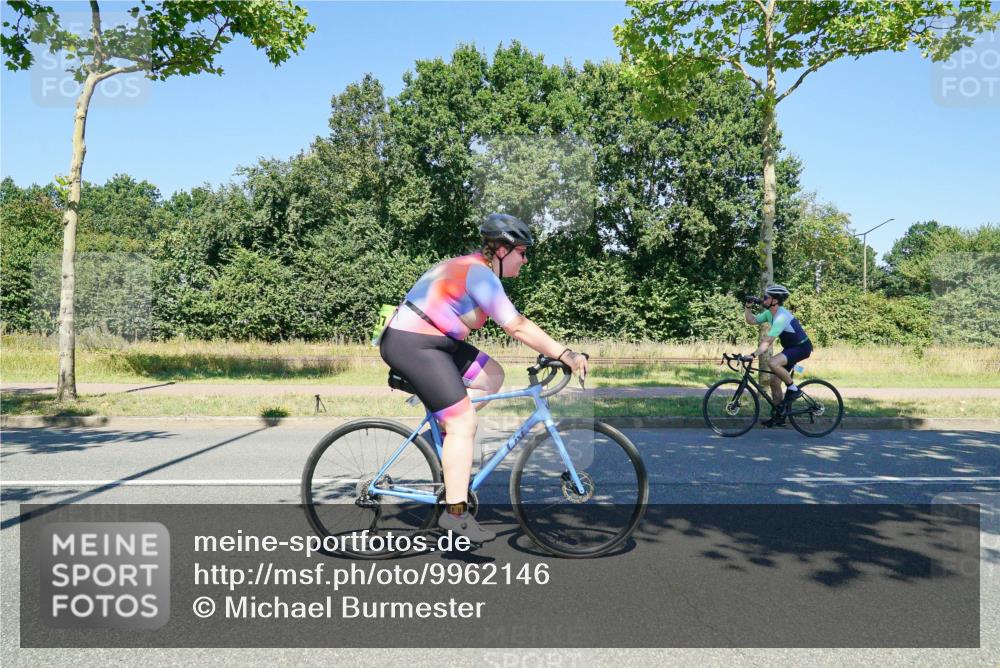 09.08.2026 - GEWOBA Citytriathlon Bremen Michael Burmester http://msf.ph/oto/9962146 09.08.2026 14:18:44 Radfahren 107, 173, 202, 210, 221, 227, 266, 277, 280, 289, 297, 314, 324, 344, 347, 352, 369, 385 meine-sportfotos.de