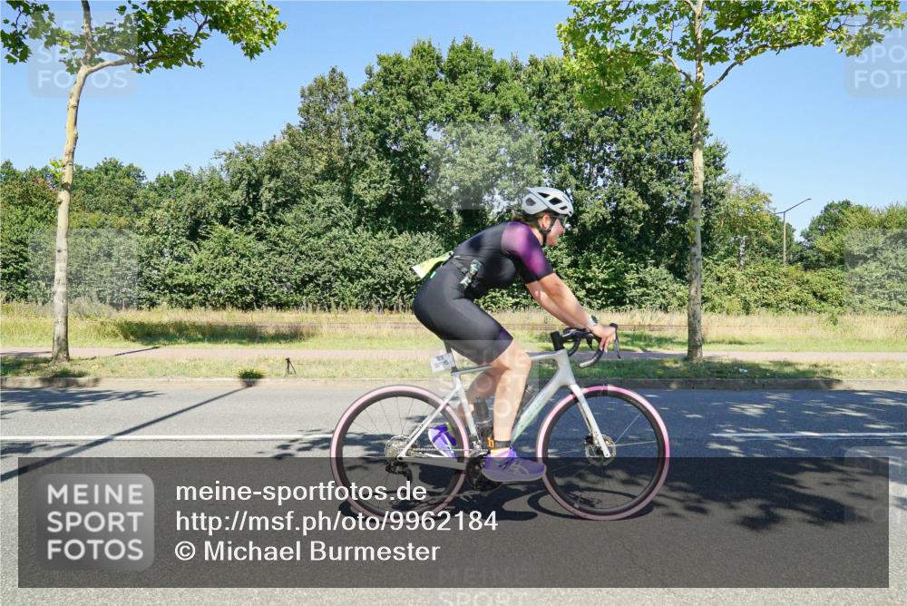 09.08.2026 - GEWOBA Citytriathlon Bremen Michael Burmester http://msf.ph/oto/9962184 09.08.2026 14:19:33 Radfahren 142, 166, 230, 261, 273, 281, 319, 330, 342, 434, 454, 487, 521, 523 meine-sportfotos.de
