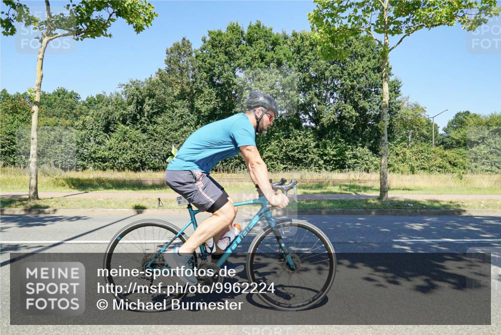 09.08.2026 - GEWOBA Citytriathlon Bremen Michael Burmester http://msf.ph/oto/9962224 09.08.2026 14:20:17 Radfahren 199, 313, 368, 398, 417, 431, 456, 482, 532 meine-sportfotos.de
