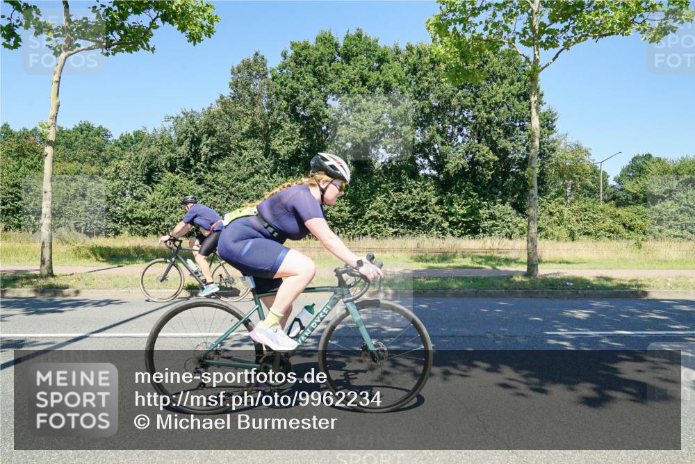 09.08.2026 - GEWOBA Citytriathlon Bremen Michael Burmester http://msf.ph/oto/9962234 09.08.2026 14:20:31 Radfahren 233, 250, 282, 338, 384, 398, 438, 450, 482, 532 meine-sportfotos.de