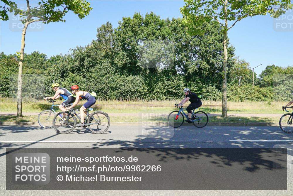 09.08.2026 - GEWOBA Citytriathlon Bremen Michael Burmester http://msf.ph/oto/9962266 09.08.2026 14:21:16 Radfahren 167, 231, 255, 348, 388, 405, 409, 412, 422, 440, 515 meine-sportfotos.de