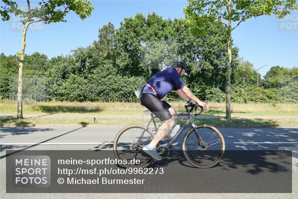 09.08.2026 - GEWOBA Citytriathlon Bremen Michael Burmester http://msf.ph/oto/9962273 09.08.2026 14:21:22 Radfahren 167, 299, 348, 388, 405, 412, 421, 422, 428, 440, 493 meine-sportfotos.de