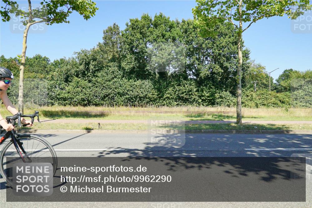 09.08.2026 - GEWOBA Citytriathlon Bremen Michael Burmester http://msf.ph/oto/9962290 09.08.2026 14:21:42 Radfahren 23, 138, 194, 195, 201, 358, 393, 423, 437, 442, 449, 525 meine-sportfotos.de