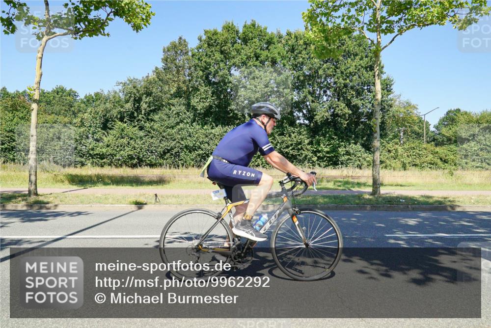 09.08.2026 - GEWOBA Citytriathlon Bremen Michael Burmester http://msf.ph/oto/9962292 09.08.2026 14:21:46 Radfahren 23, 195, 201, 358, 393, 423, 437, 442, 449 meine-sportfotos.de