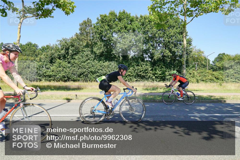09.08.2026 - GEWOBA Citytriathlon Bremen Michael Burmester http://msf.ph/oto/9962308 09.08.2026 14:22:10 Radfahren 191, 212, 219, 296, 303, 311, 391, 432, 519 meine-sportfotos.de