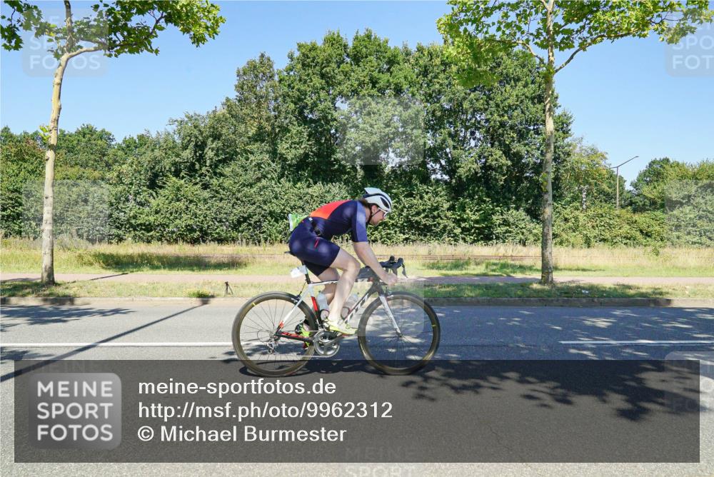 09.08.2026 - GEWOBA Citytriathlon Bremen Michael Burmester http://msf.ph/oto/9962312 09.08.2026 14:22:15 Radfahren 191, 212, 219, 241, 303, 311, 391, 432, 519 meine-sportfotos.de