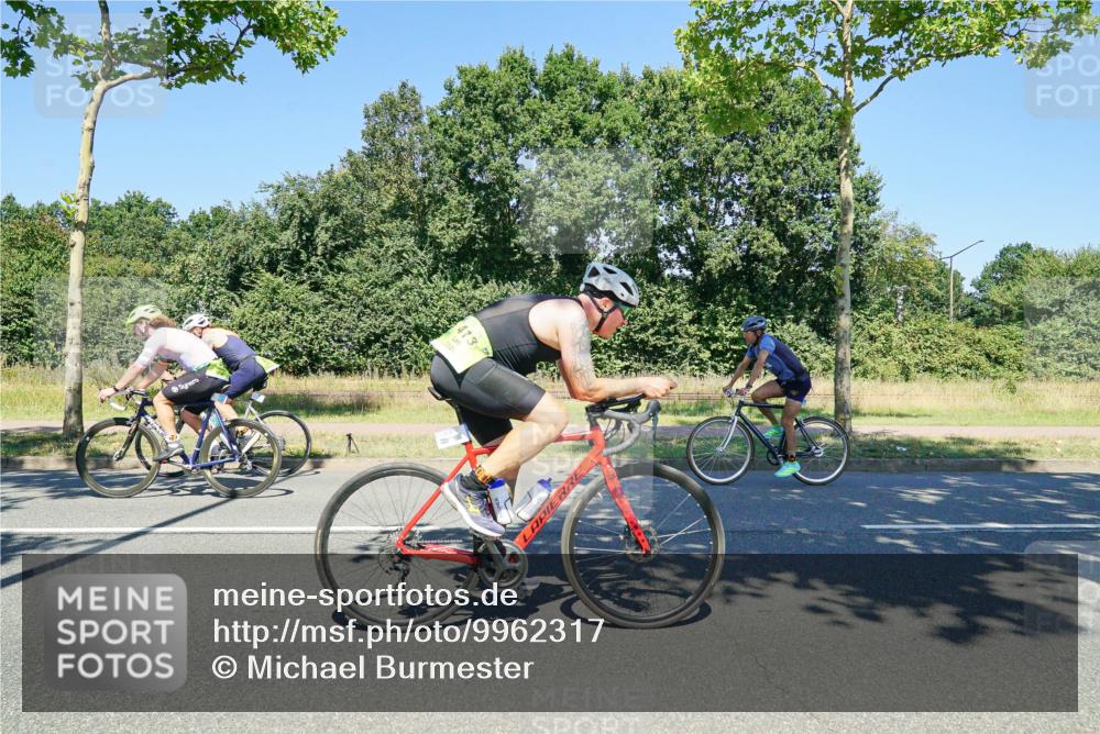 09.08.2026 - GEWOBA Citytriathlon Bremen Michael Burmester http://msf.ph/oto/9962317 09.08.2026 14:22:29 Radfahren 104, 241, 275, 389, 391, 394, 397, 411, 413 meine-sportfotos.de