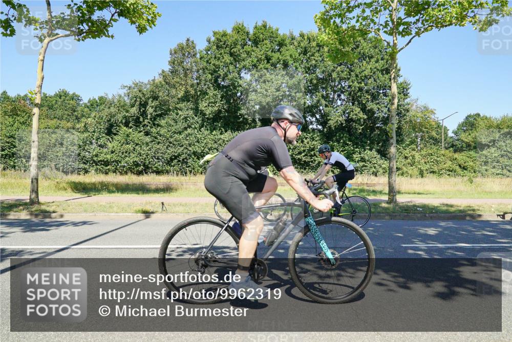 09.08.2026 - GEWOBA Citytriathlon Bremen Michael Burmester http://msf.ph/oto/9962319 09.08.2026 14:22:31 Radfahren 104, 241, 275, 389, 394, 397, 411, 413 meine-sportfotos.de