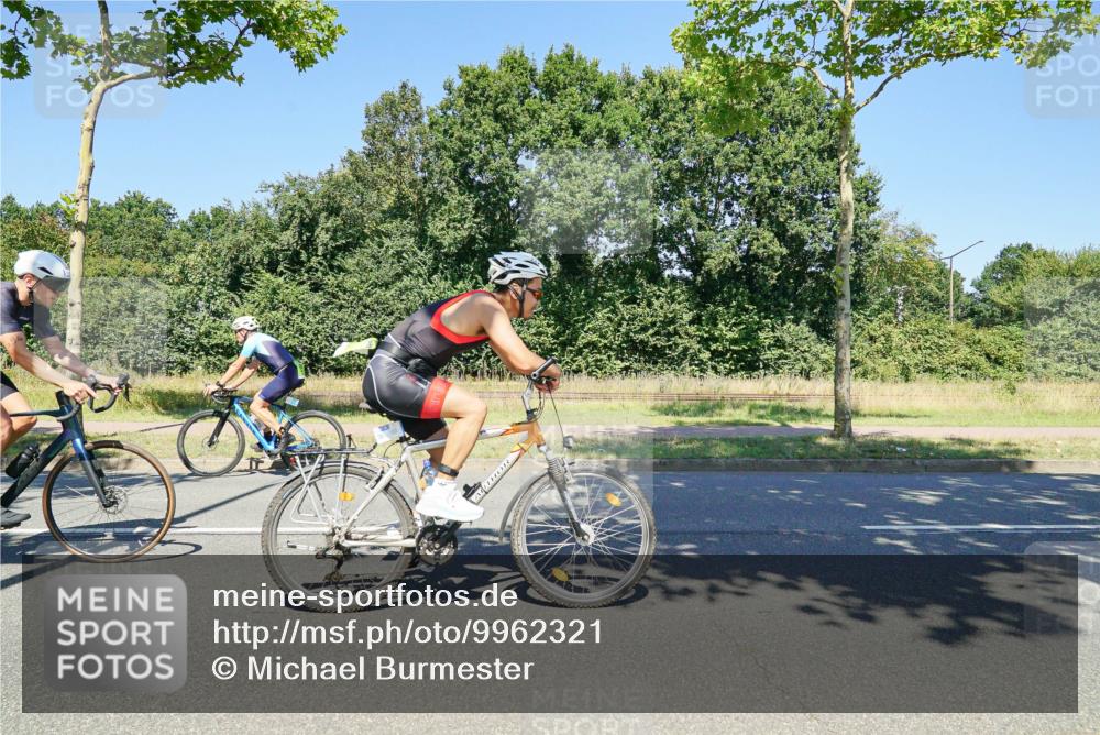 09.08.2026 - GEWOBA Citytriathlon Bremen Michael Burmester http://msf.ph/oto/9962321 09.08.2026 14:22:35 Radfahren 104, 275, 381, 389, 394, 397, 411, 413 meine-sportfotos.de