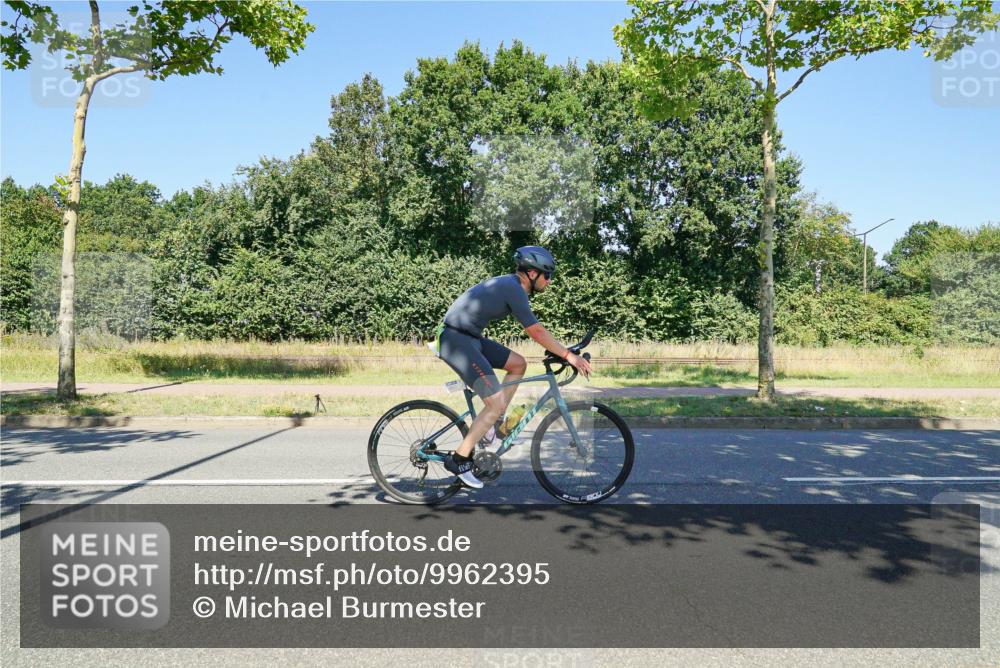 09.08.2026 - GEWOBA Citytriathlon Bremen Michael Burmester http://msf.ph/oto/9962395 09.08.2026 14:24:43 Radfahren 120, 141, 160, 367, 414, 451, 460, 488, 496, 499, 514 meine-sportfotos.de