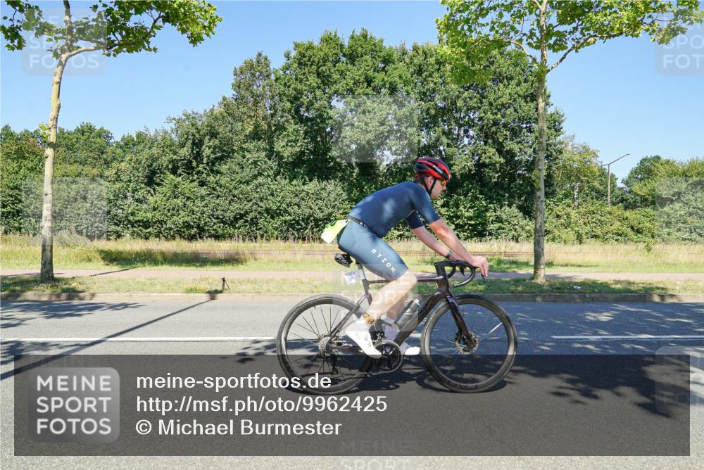 09.08.2026 - GEWOBA Citytriathlon Bremen Michael Burmester http://msf.ph/oto/9962425 09.08.2026 14:25:42 Radfahren 140, 184, 445, 464 meine-sportfotos.de