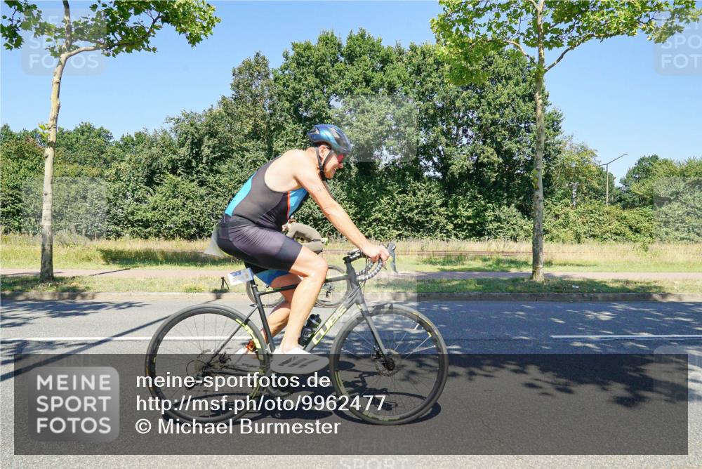 09.08.2026 - GEWOBA Citytriathlon Bremen Michael Burmester http://msf.ph/oto/9962477 09.08.2026 14:27:45 Radfahren 81, 251, 443, 446 meine-sportfotos.de