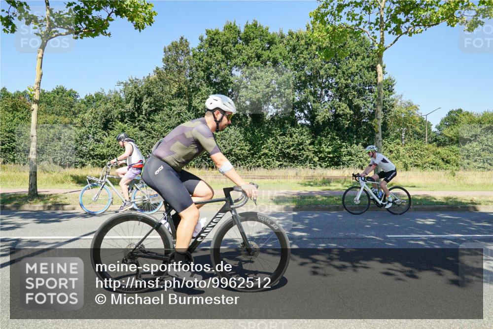 09.08.2026 - GEWOBA Citytriathlon Bremen Michael Burmester http://msf.ph/oto/9962512 09.08.2026 14:28:51 Radfahren 13, 33, 50, 68, 71, 84, 97, 109, 114, 124, 129, 150, 155, 350, 498 meine-sportfotos.de
