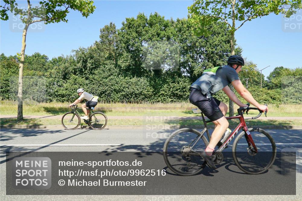 09.08.2026 - GEWOBA Citytriathlon Bremen Michael Burmester http://msf.ph/oto/9962516 09.08.2026 14:28:55 Radfahren 13, 33, 46, 50, 68, 71, 84, 97, 109, 114, 117, 124, 129, 150, 162, 350, 498 meine-sportfotos.de