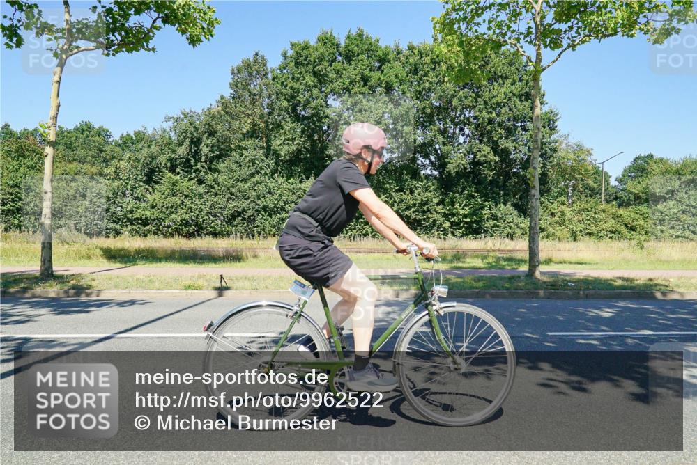 09.08.2026 - GEWOBA Citytriathlon Bremen Michael Burmester http://msf.ph/oto/9962522 09.08.2026 14:29:00 Radfahren 13, 33, 46, 68, 71, 84, 97, 114, 117, 124, 129, 150, 154, 162, 350, 498 meine-sportfotos.de