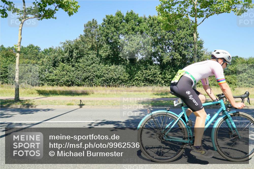 09.08.2026 - GEWOBA Citytriathlon Bremen Michael Burmester http://msf.ph/oto/9962536 09.08.2026 14:29:35 Radfahren 35, 123, 143, 144, 294 meine-sportfotos.de