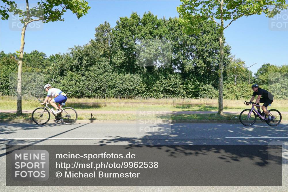 09.08.2026 - GEWOBA Citytriathlon Bremen Michael Burmester http://msf.ph/oto/9962538 09.08.2026 14:29:37 Radfahren 35, 123, 143, 144, 294 meine-sportfotos.de