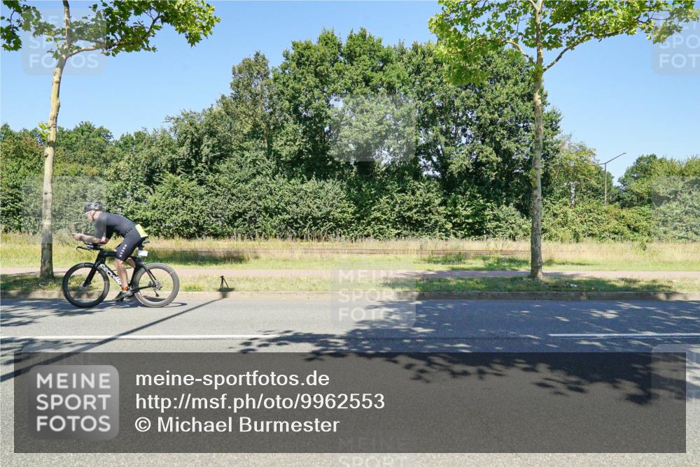 09.08.2026 - GEWOBA Citytriathlon Bremen Michael Burmester http://msf.ph/oto/9962553 09.08.2026 14:29:58 Radfahren 137, 164, 418, 469, 512 meine-sportfotos.de