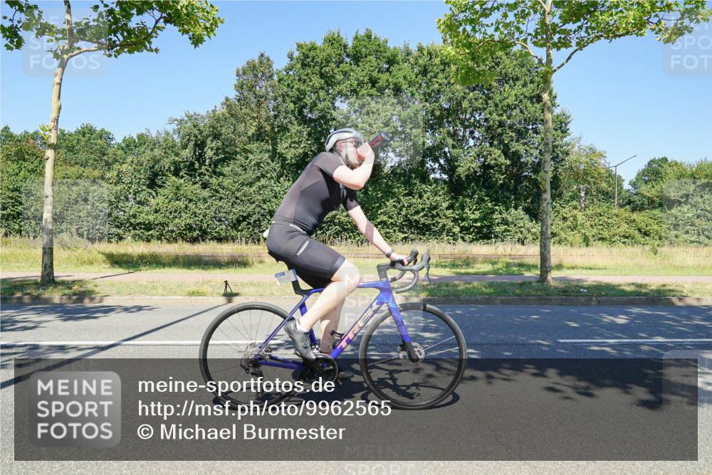 09.08.2026 - GEWOBA Citytriathlon Bremen Michael Burmester http://msf.ph/oto/9962565 09.08.2026 14:30:24 Radfahren 26, 27, 79, 139, 159, 169, 270, 304, 374, 433 meine-sportfotos.de