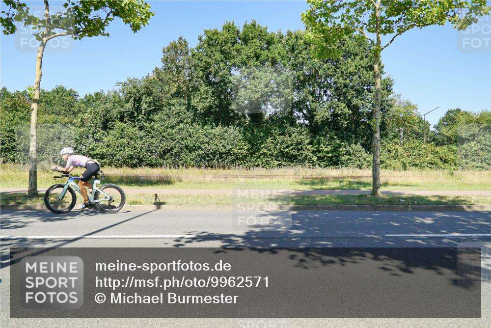 09.08.2026 - GEWOBA Citytriathlon Bremen Michael Burmester http://msf.ph/oto/9962571 09.08.2026 14:30:34 Radfahren 26, 27, 36, 79, 118, 128, 159, 186, 270, 374, 433 meine-sportfotos.de