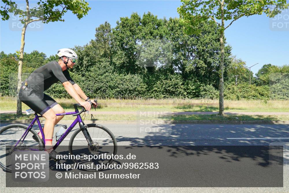 09.08.2026 - GEWOBA Citytriathlon Bremen Michael Burmester http://msf.ph/oto/9962583 09.08.2026 14:30:54 Radfahren 45, 54, 60, 73, 91, 92, 105, 125, 128, 135, 200, 353 meine-sportfotos.de