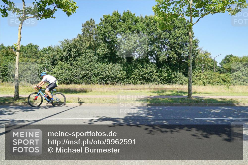 09.08.2026 - GEWOBA Citytriathlon Bremen Michael Burmester http://msf.ph/oto/9962591 09.08.2026 14:31:10 Radfahren 98, 99, 125, 353 meine-sportfotos.de