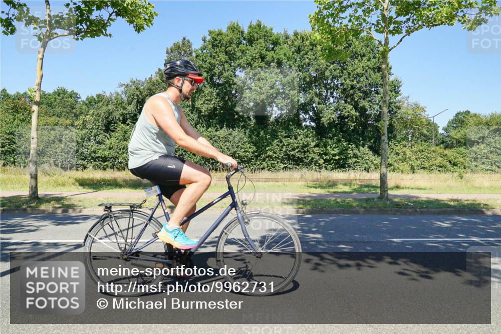 09.08.2026 - GEWOBA Citytriathlon Bremen Michael Burmester http://msf.ph/oto/9962731 09.08.2026 14:35:28 Radfahren 14, 28, 57, 64, 80, 121, 130, 286, 325, 339, 364, 370, 403, 466 meine-sportfotos.de