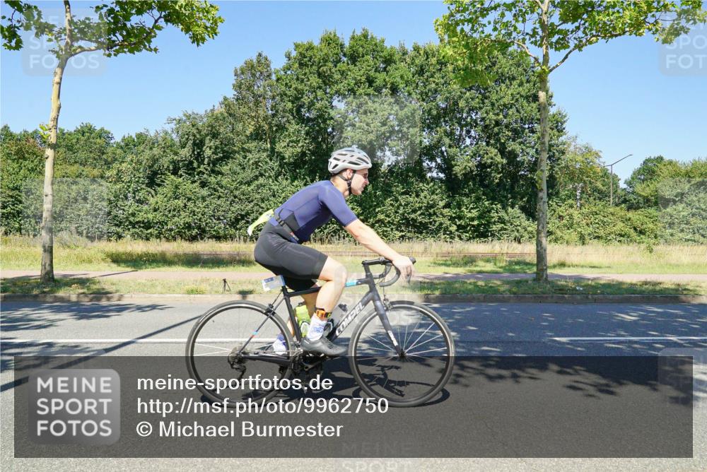 09.08.2026 - GEWOBA Citytriathlon Bremen Michael Burmester http://msf.ph/oto/9962750 09.08.2026 14:35:51 Radfahren 39, 47, 147, 205, 271, 334, 343, 363, 373, 453, 462, 527 meine-sportfotos.de