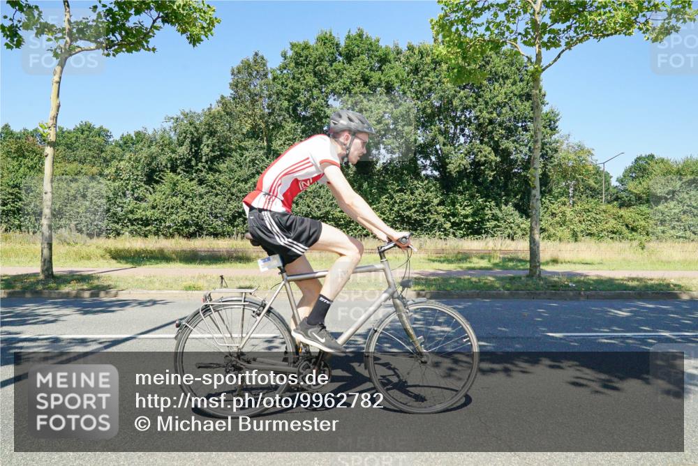 09.08.2026 - GEWOBA Citytriathlon Bremen Michael Burmester http://msf.ph/oto/9962782 09.08.2026 14:36:45 Radfahren 65, 89, 110, 122, 256, 336, 337 meine-sportfotos.de