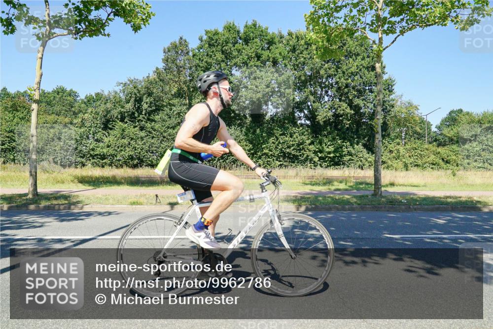 09.08.2026 - GEWOBA Citytriathlon Bremen Michael Burmester http://msf.ph/oto/9962786 09.08.2026 14:36:53 Radfahren 65, 89, 110, 122, 312, 337, 377, 523 meine-sportfotos.de