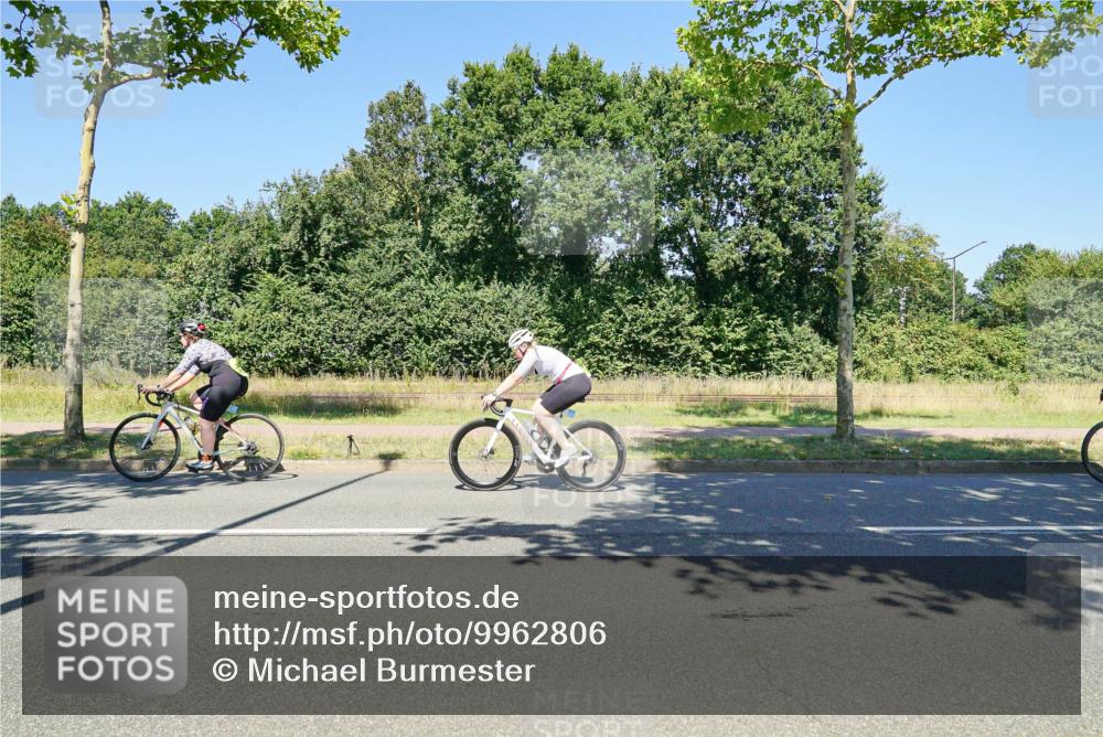 09.08.2026 - GEWOBA Citytriathlon Bremen Michael Burmester http://msf.ph/oto/9962806 09.08.2026 14:37:16 Radfahren 10, 58, 87, 172, 300, 316, 369, 385, 448 meine-sportfotos.de