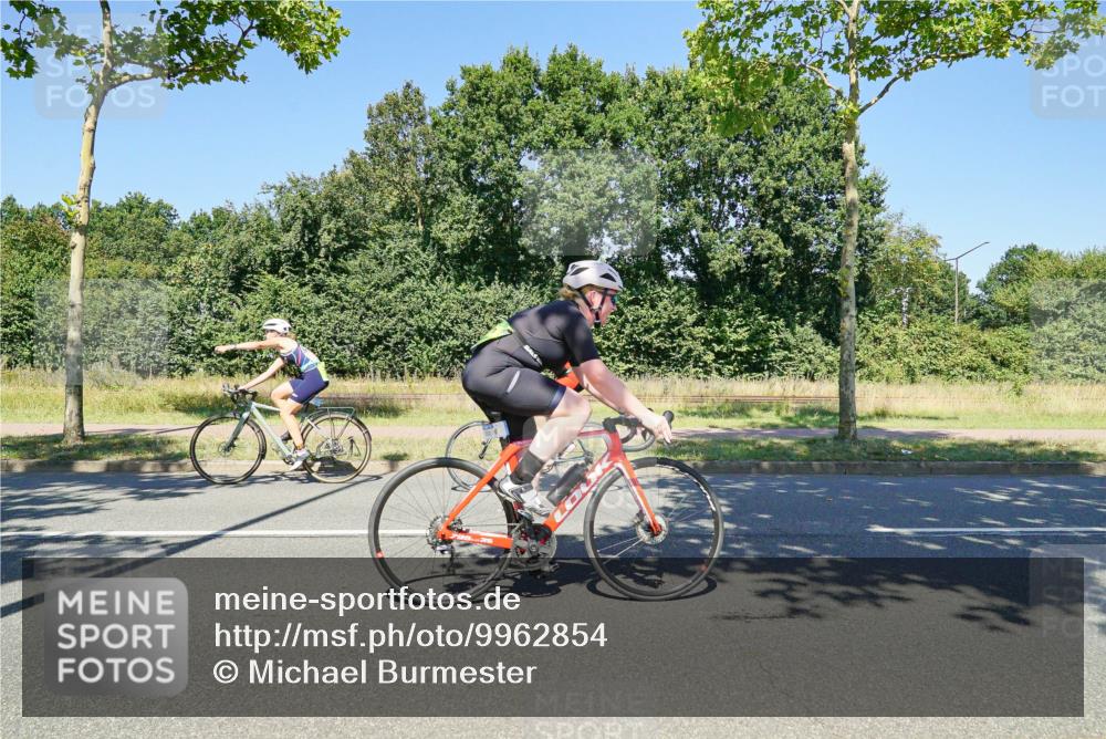 09.08.2026 - GEWOBA Citytriathlon Bremen Michael Burmester http://msf.ph/oto/9962854 09.08.2026 14:38:13 Radfahren 190, 193, 221, 266, 277, 280, 289, 293, 297, 306, 314, 319, 324, 330, 335, 344, 402, 434, 454, 521, 522 meine-sportfotos.de