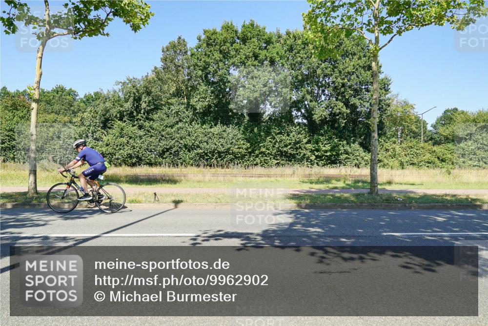09.08.2026 - GEWOBA Citytriathlon Bremen Michael Burmester http://msf.ph/oto/9962902 09.08.2026 14:39:39 Radfahren 239, 340 meine-sportfotos.de