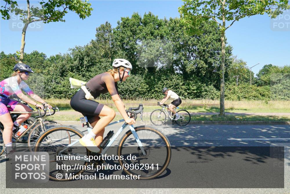 09.08.2026 - GEWOBA Citytriathlon Bremen Michael Burmester http://msf.ph/oto/9962941 09.08.2026 14:40:32 Radfahren 18, 88, 197, 204, 224, 244, 250, 358, 388, 415, 449, 456, 508 meine-sportfotos.de