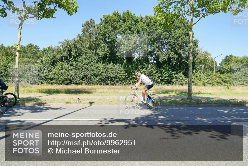 09.08.2026 - GEWOBA Citytriathlon Bremen Michael Burmester http://msf.ph/oto/9962951 09.08.2026 14:40:53 Radfahren 206, 405, 442, 493, 515 meine-sportfotos.de