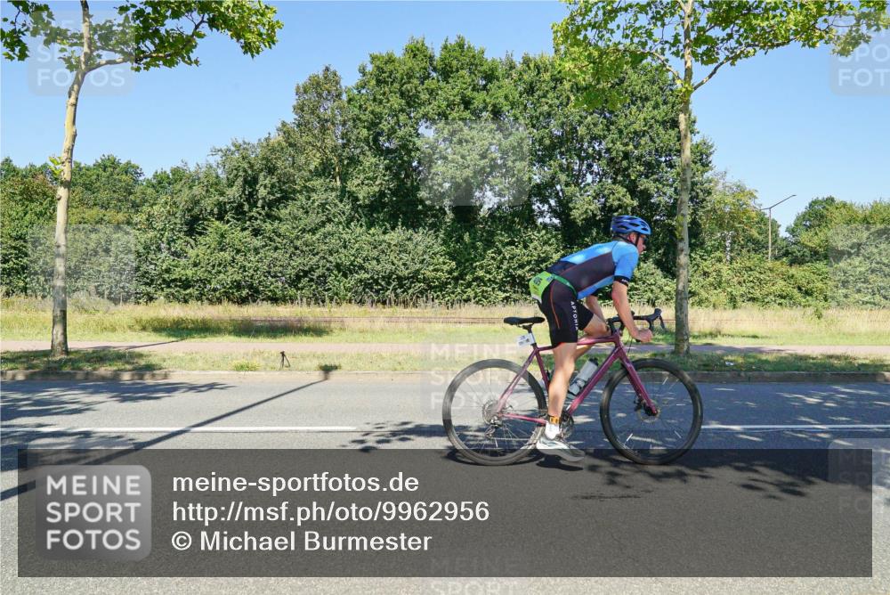 09.08.2026 - GEWOBA Citytriathlon Bremen Michael Burmester http://msf.ph/oto/9962956 09.08.2026 14:40:58 Radfahren 132, 206, 405, 409, 442, 493, 515 meine-sportfotos.de
